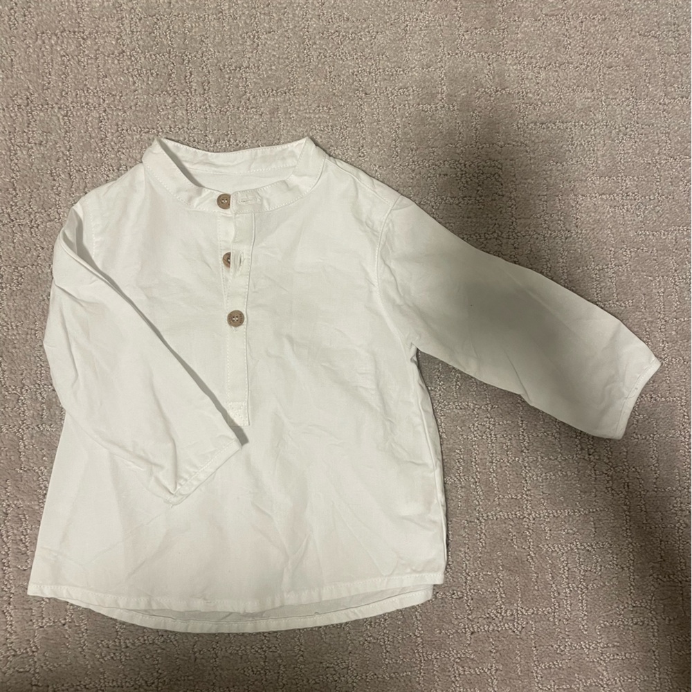 Foque (European brand) white baby shirt. 12m like new!